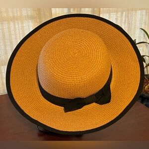 Black-Trim Straw Sun Hat with Bow